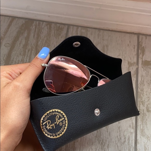 Reflecting ray-bans - Picture 4 of 4